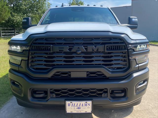2025 RAM 3500 Tradesman Crew Cab 4x4 8 Box