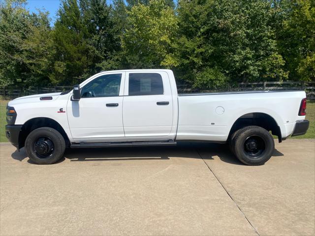 2025 RAM 3500 Tradesman Crew Cab 4x4 8 Box