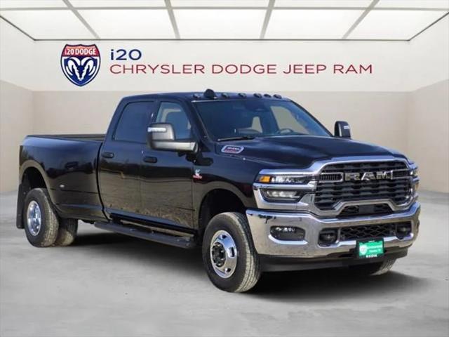 2026 RAM Ram 3500 RAM 3500 TRADESMAN CREW CAB 4X4 8 BOX