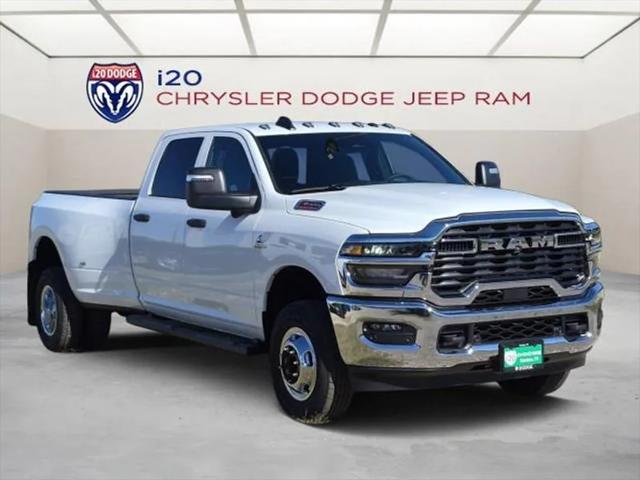 2026 RAM Ram 3500 RAM 3500 TRADESMAN CREW CAB 4X4 8 BOX