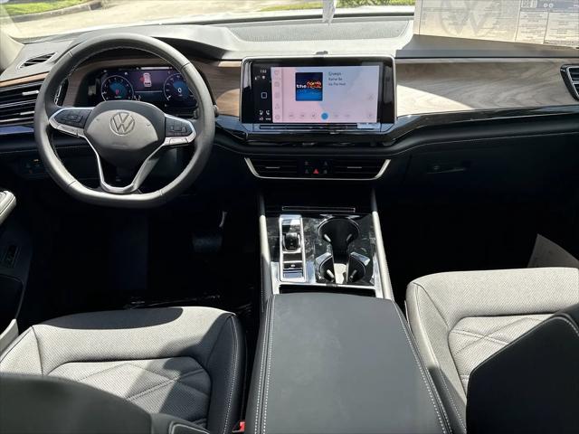 2026 Volkswagen Atlas SE with Technology