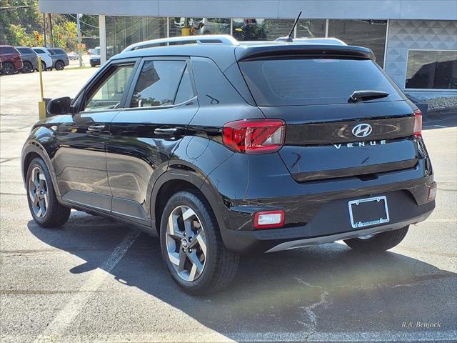 2023 Hyundai Venue SEL