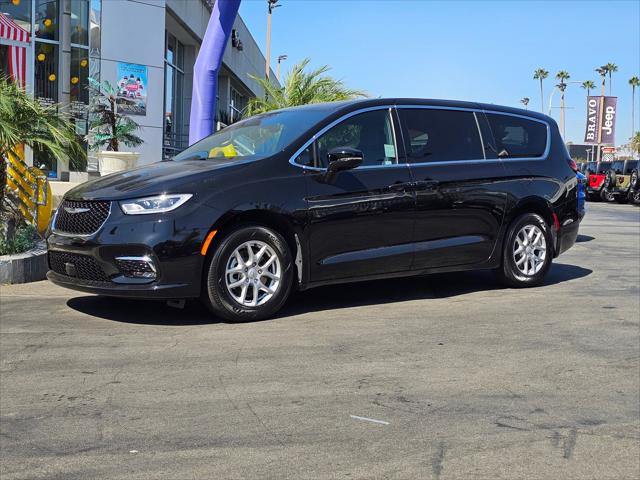 2025 Chrysler Pacifica PACIFICA SELECT