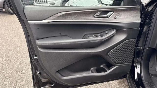 2025 Jeep Grand Cherokee L Limited 4x4
