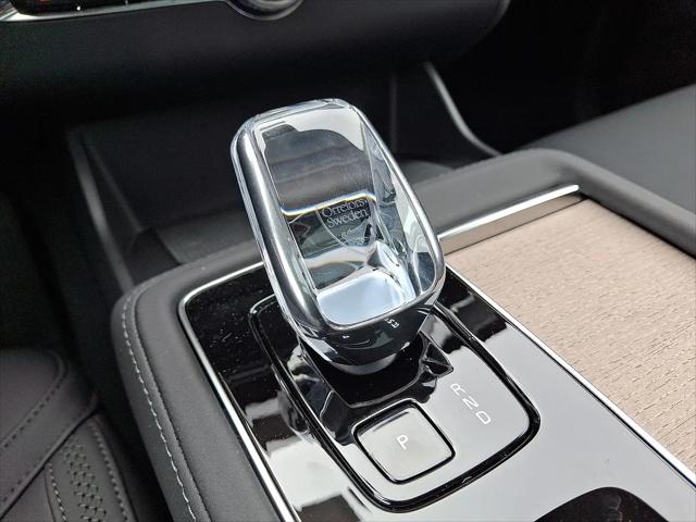 2026 Volvo XC90 Plus, B6 AWD Gas (mild hybrid), Gasoline, Bright, 7 Seats