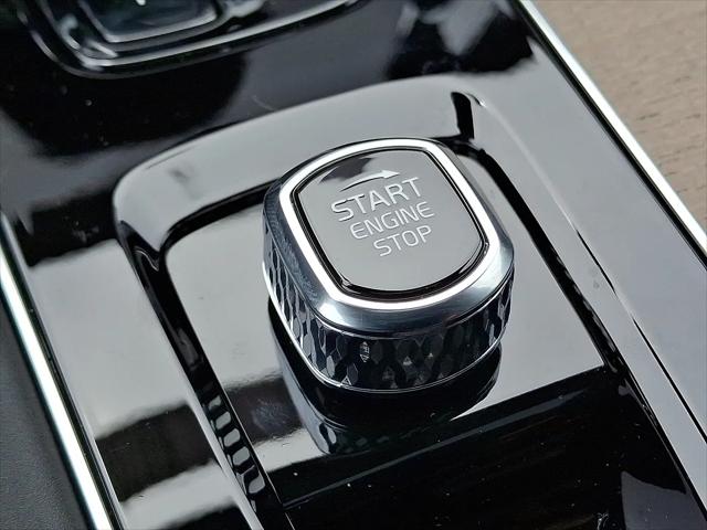 2026 Volvo XC90 Plus, B6 AWD Gas (mild hybrid), Gasoline, Bright, 7 Seats