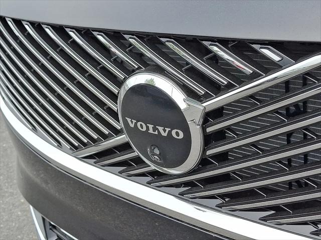 2026 Volvo XC90 Plus, B6 AWD Gas (mild hybrid), Gasoline, Bright, 7 Seats
