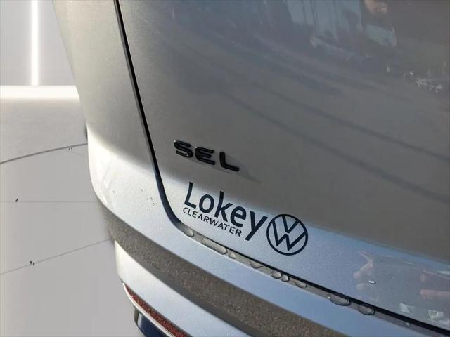 2026 Volkswagen Atlas Cross Sport SEL R-Line Black