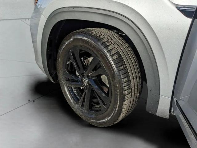2026 Volkswagen Atlas Cross Sport SEL R-Line Black