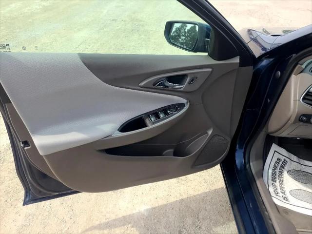 2022 Chevrolet Malibu FWD LT