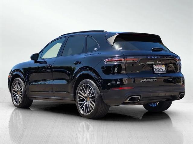 2022 Porsche Cayenne Standard