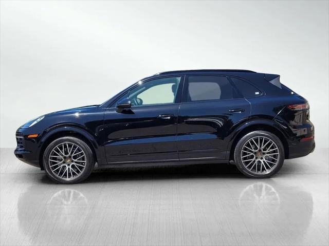 2022 Porsche Cayenne Standard