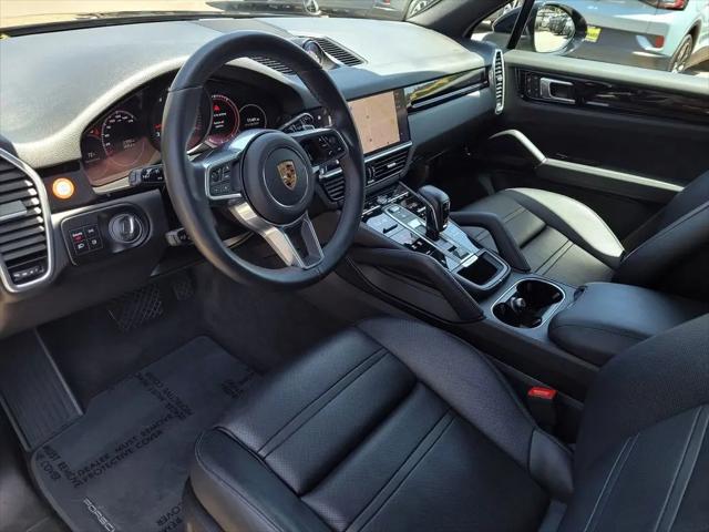 2022 Porsche Cayenne Standard