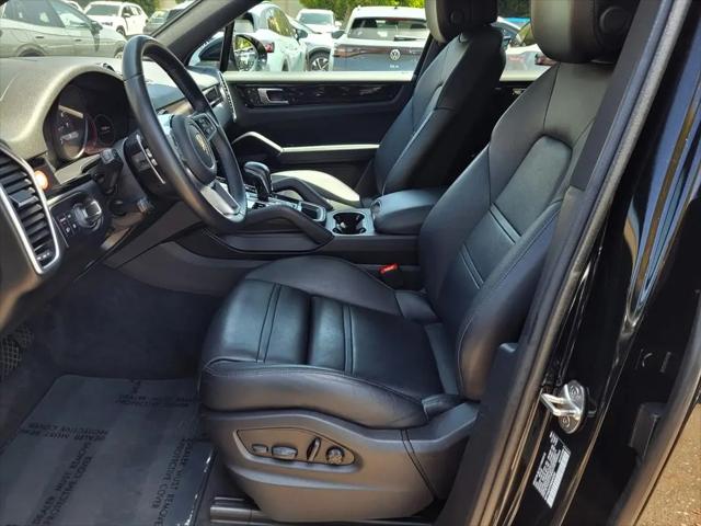 2022 Porsche Cayenne Standard