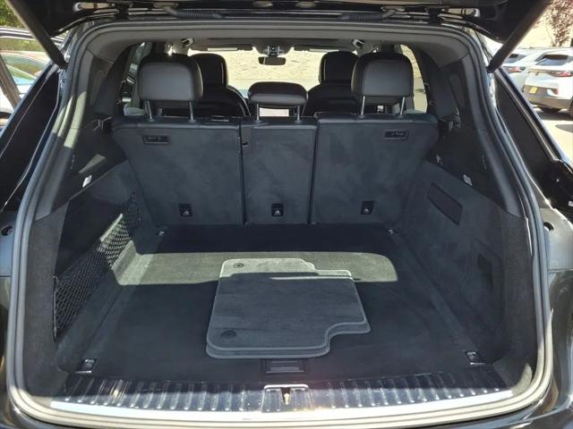 2022 Porsche Cayenne Standard