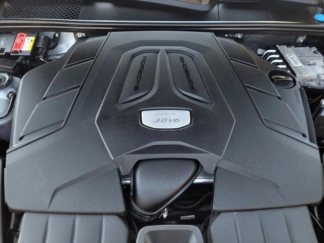 2022 Porsche Cayenne Standard