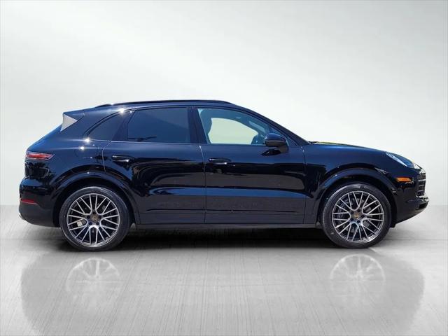 2022 Porsche Cayenne Standard