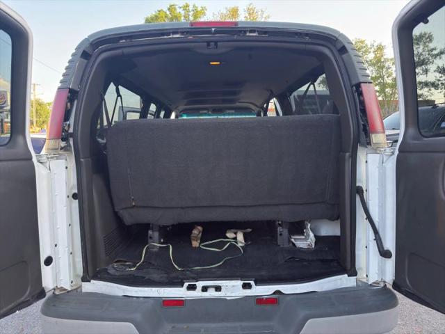 2002 Chevrolet Express Base