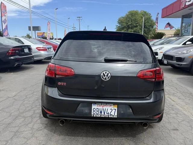 2017 Volkswagen Golf GTI SE 4-Door