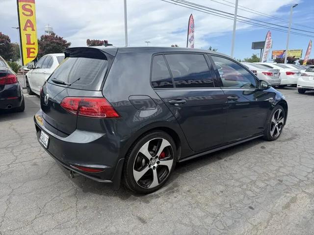 2017 Volkswagen Golf GTI SE 4-Door