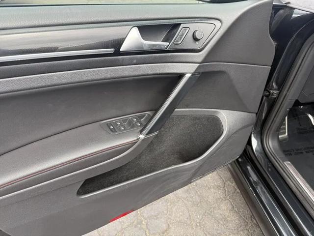 2017 Volkswagen Golf GTI SE 4-Door