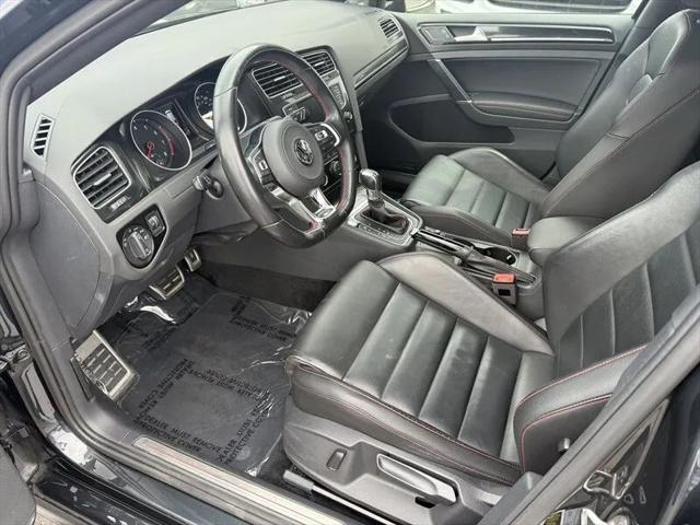 2017 Volkswagen Golf GTI SE 4-Door