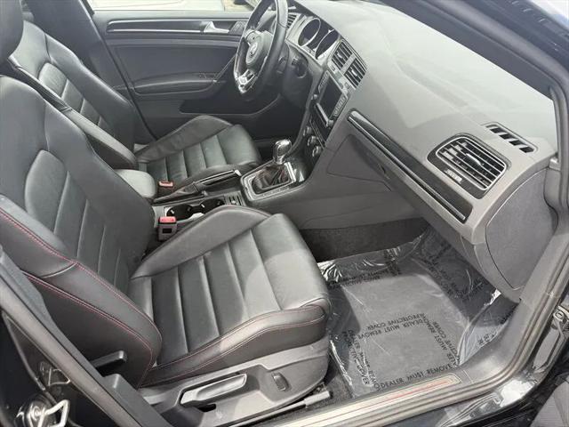 2017 Volkswagen Golf GTI SE 4-Door