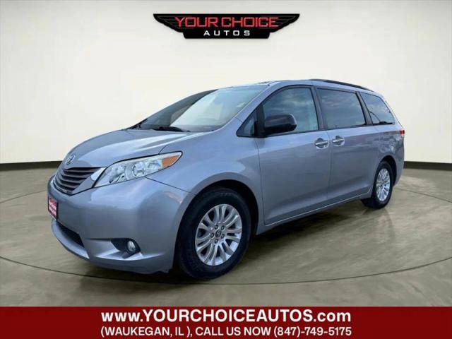 2013 Toyota Sienna XLE V6 8 Passenger for sale in Waukegan, IL