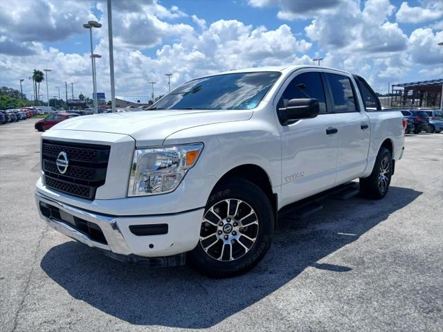 2022 Nissan Titan Crew Cab SV 4x2