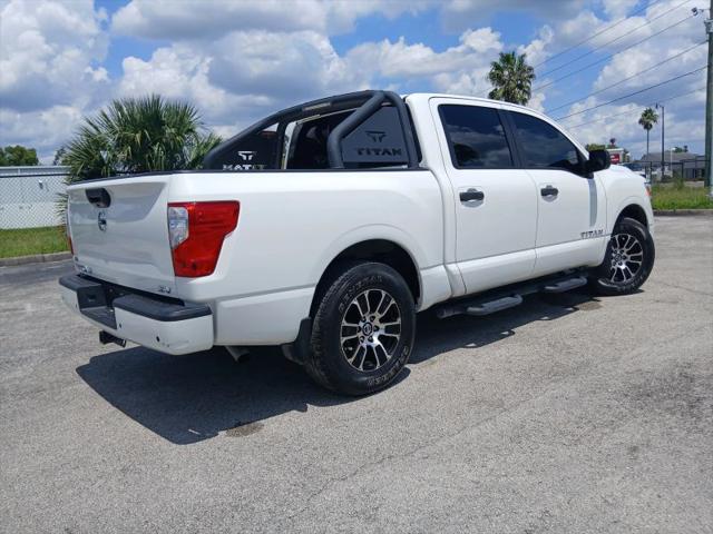 2022 Nissan Titan Crew Cab SV 4x2