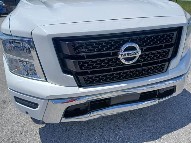 2022 Nissan Titan Crew Cab SV 4x2