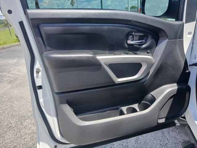 2022 Nissan Titan Crew Cab SV 4x2