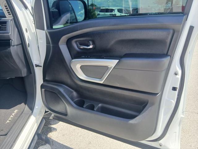 2022 Nissan Titan Crew Cab SV 4x2