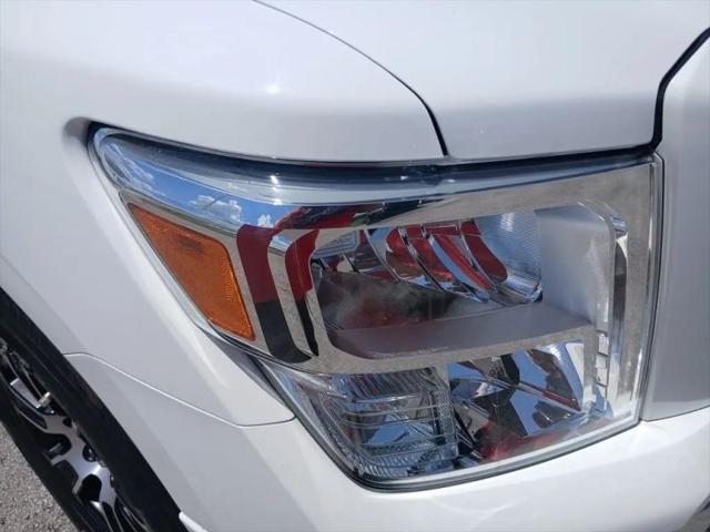2022 Nissan Titan Crew Cab SV 4x2