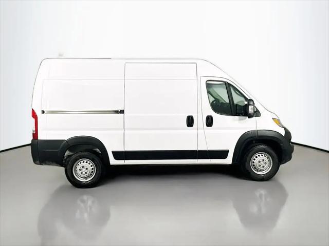 2026 Ram ProMaster 2500 Cargo Van Tradesman High Roof 136" WB w/Pass Seat