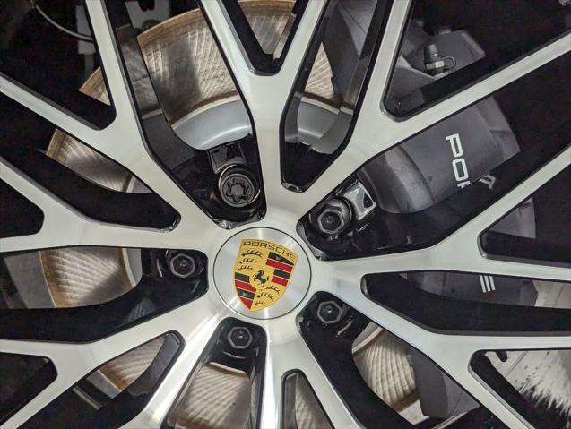 2026 Porsche Macan Unknown