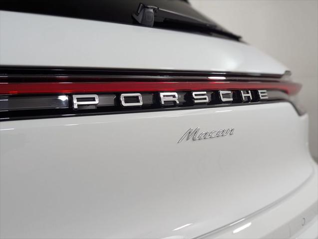 2026 Porsche Macan Unknown