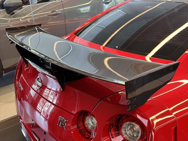 2023 Nissan GT-R NISMO Dual-clutch 6-Speed Transmission [25]