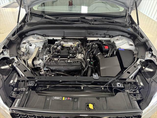 2024 Volvo XC60 B5 Core Dark Theme