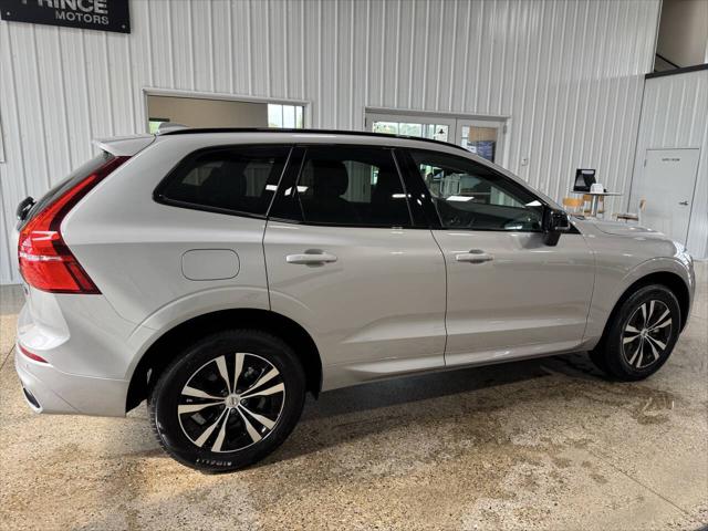 2024 Volvo XC60 B5 Core Dark Theme