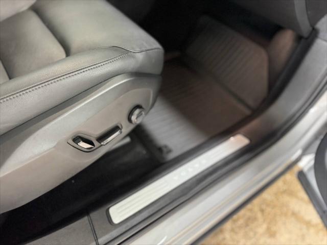 2024 Volvo XC60 B5 Core Dark Theme