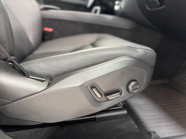2024 Volvo XC60 B5 Core Dark Theme