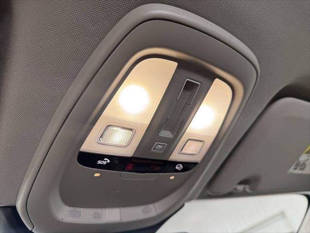 2024 Volvo XC60 B5 Core Dark Theme