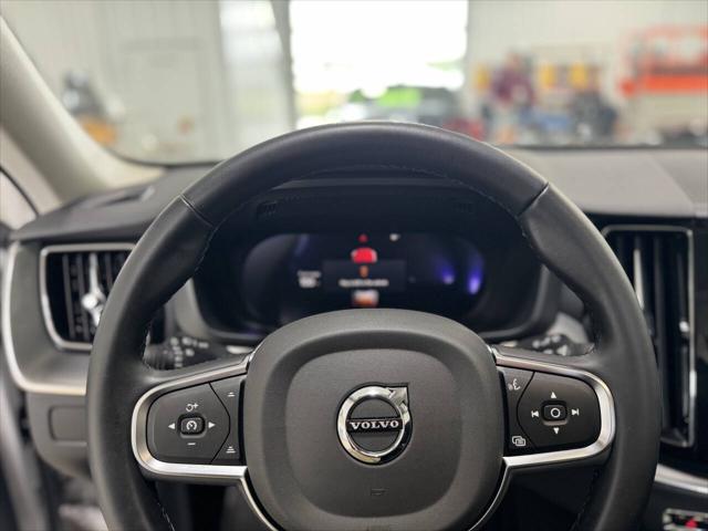 2024 Volvo XC60 B5 Core Dark Theme
