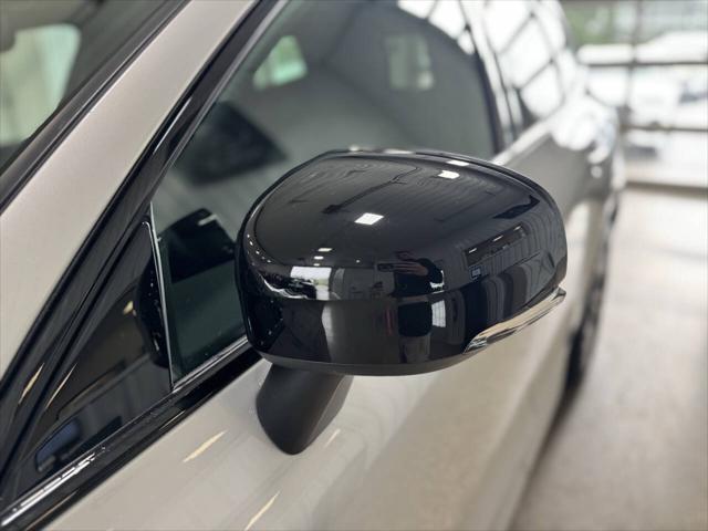 2024 Volvo XC60 B5 Core Dark Theme