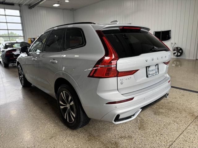 2024 Volvo XC60 B5 Core Dark Theme