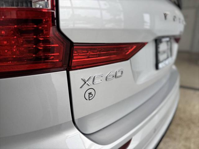 2024 Volvo XC60 B5 Core Dark Theme