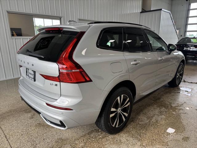 2024 Volvo XC60 B5 Core Dark Theme