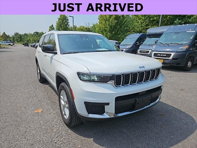 2023 Jeep Grand Cherokee L Laredo 4x4