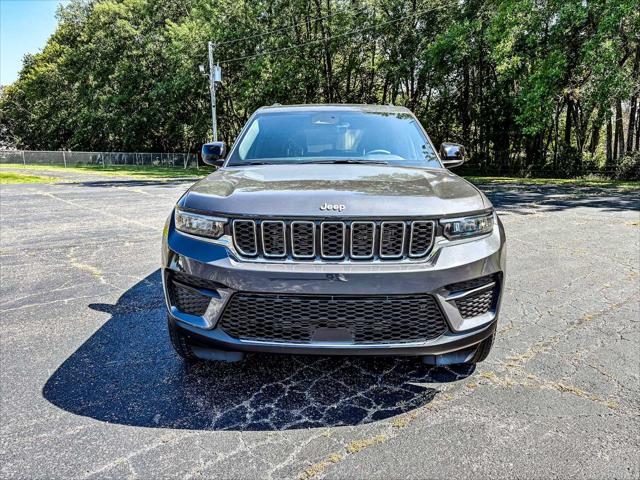 2025 Jeep Grand Cherokee GRAND CHEROKEE LAREDO X 4X4